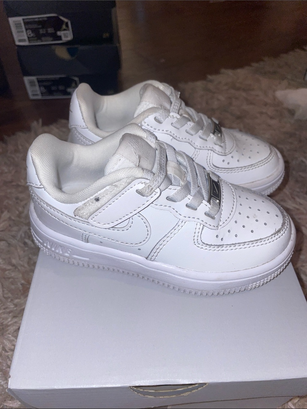 Kids White Low-Top Sneakers - Classic Casual Comfort
